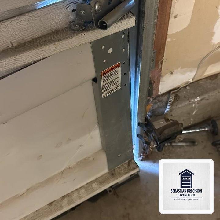 Off-Track Garage Door Emergency Realignment & Laser Calibration in Mesquite, TX
